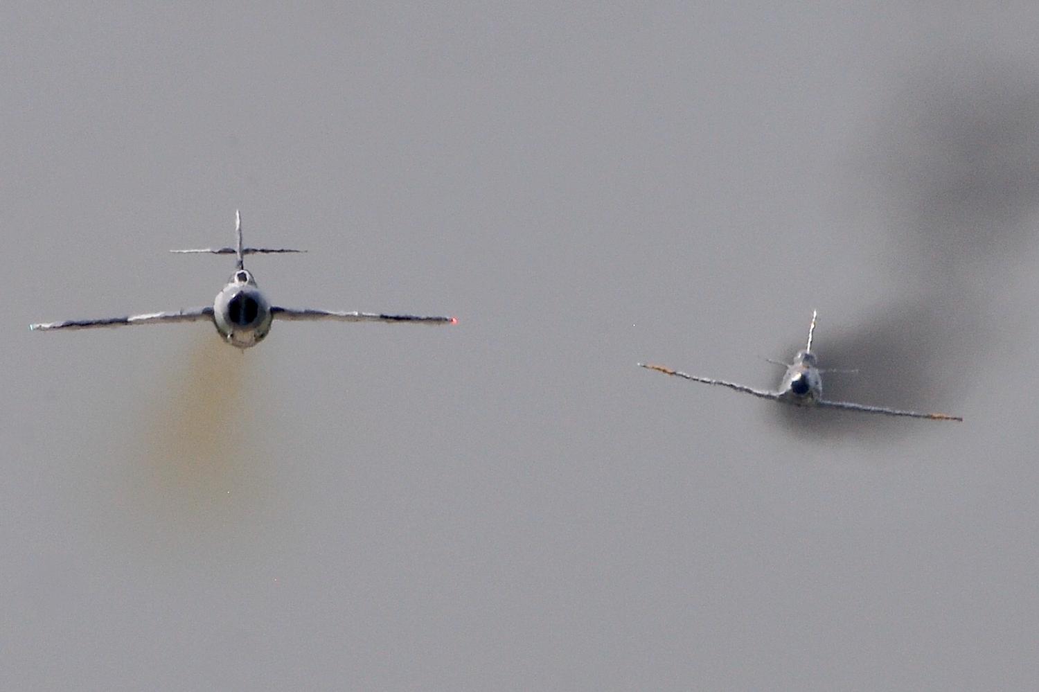 Korean Era F-86 and Mig-17 Dogfight